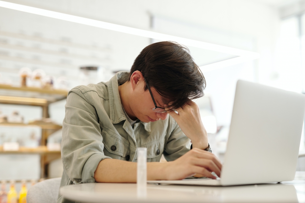 Cliente se queixa de olhos cansados? Saiba como ajudar!