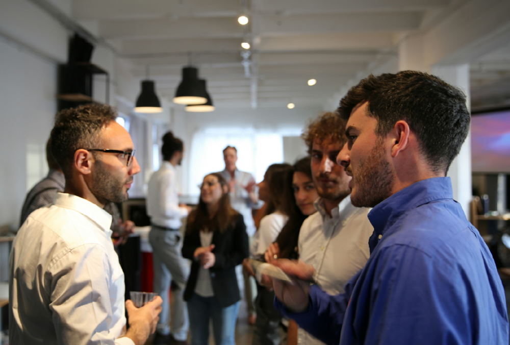 Networking inteligente: como criar conexões que geram vendas e oportunidades no Setor Óptico
